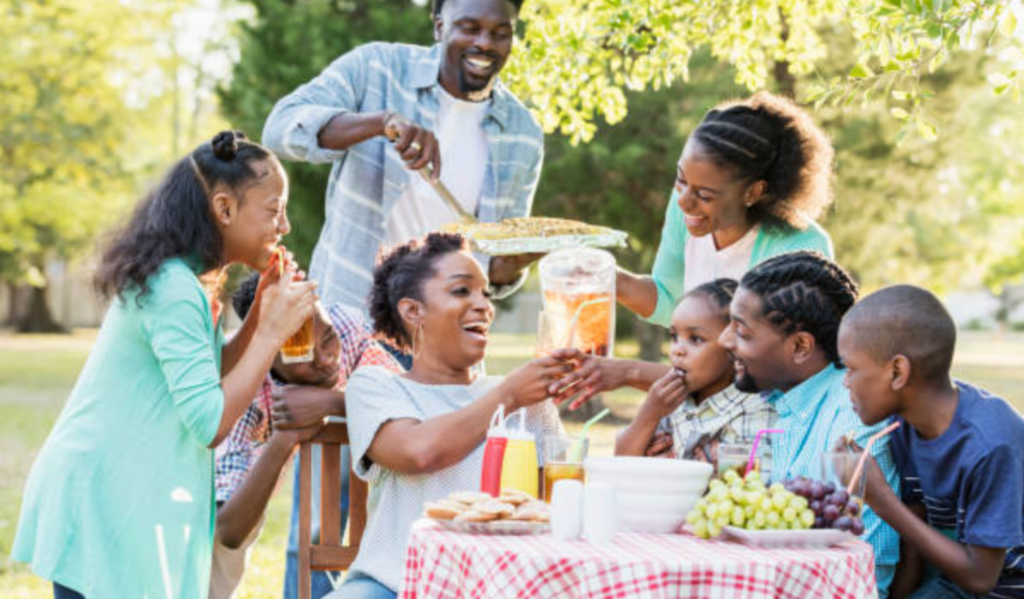 family-friendly picnic ideas featured image